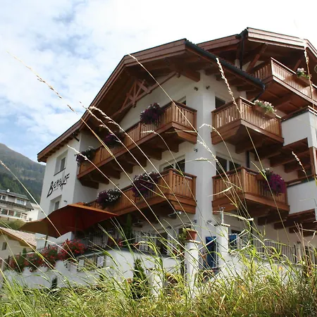 Berghof Hotel 4*