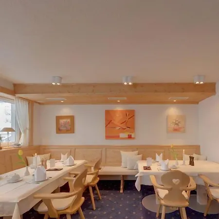 Berghof Отель Наудерс