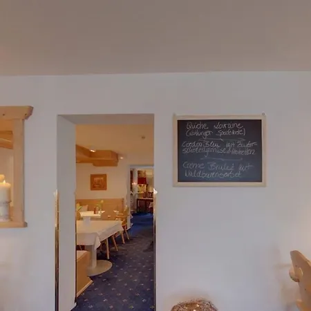 Отель Berghof Наудерс