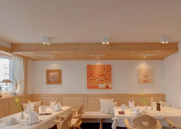 Berghof מלון נאודרס