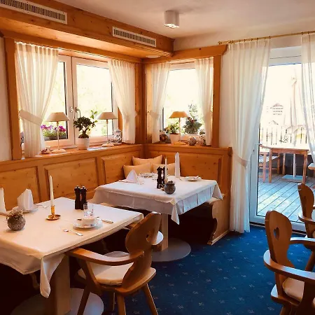 Berghof 4* 나우더스